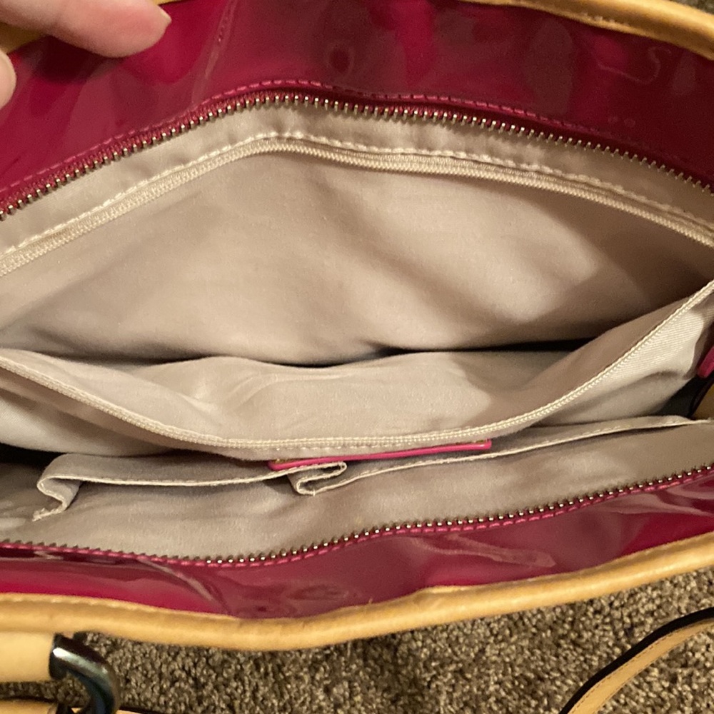 COACH. RASPBERRY LIGHT BROWN TRIM!  Gorgeous patent leather!  EUC. WITH DUST BAG - Picture 6 of 16